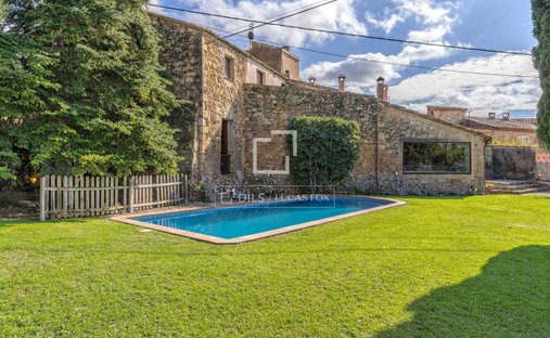 16 Bedroom Castle For Sale In Alt Empordà, Girona
