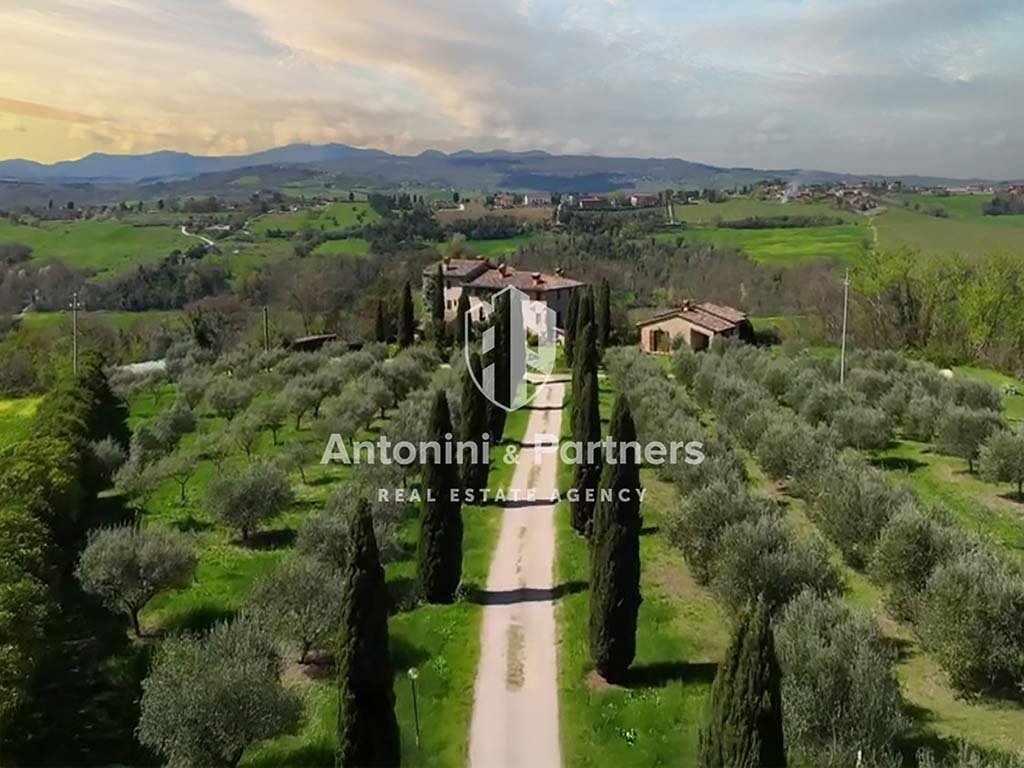 Country House in Todi, Umbria, Italy 1 - 16996825