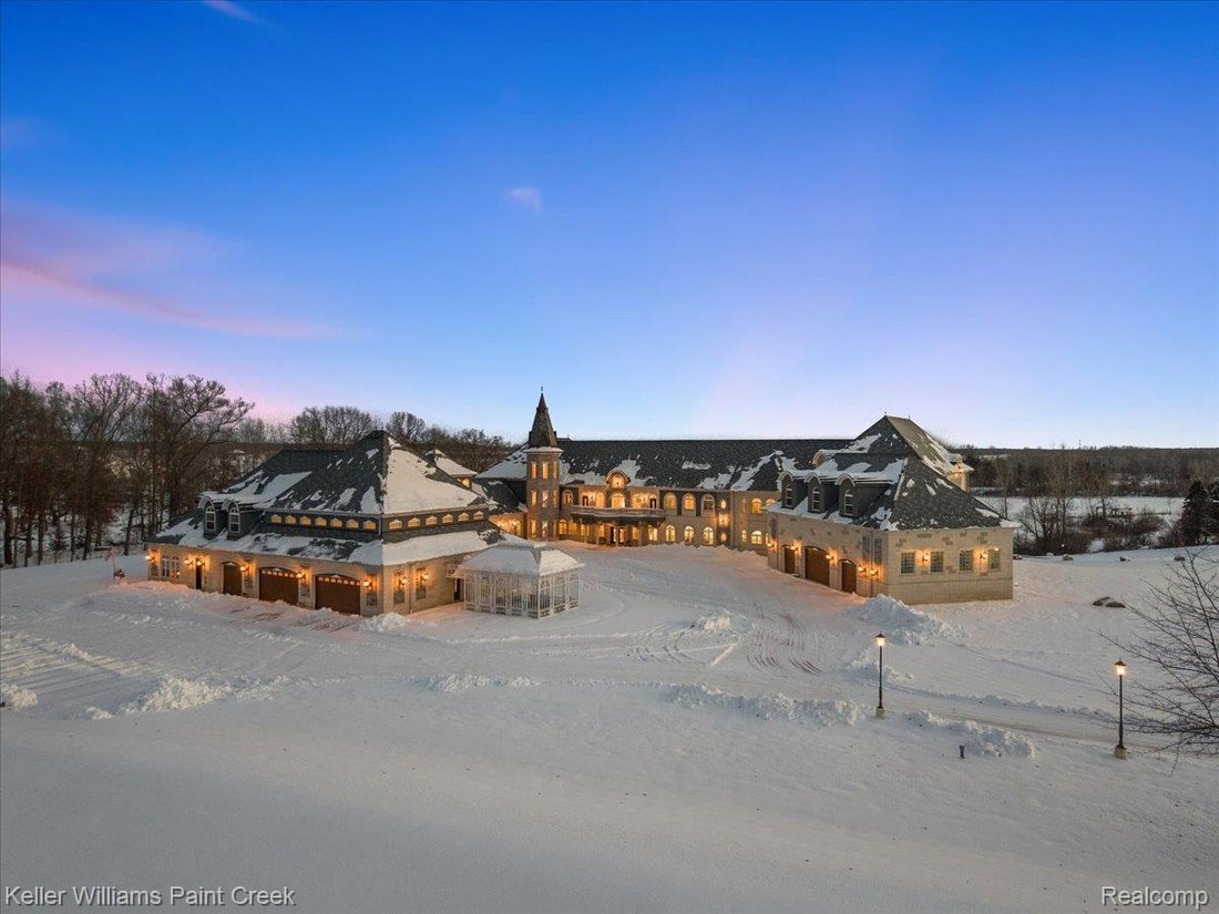 House in Washington, Michigan, United States 1 - 16993915