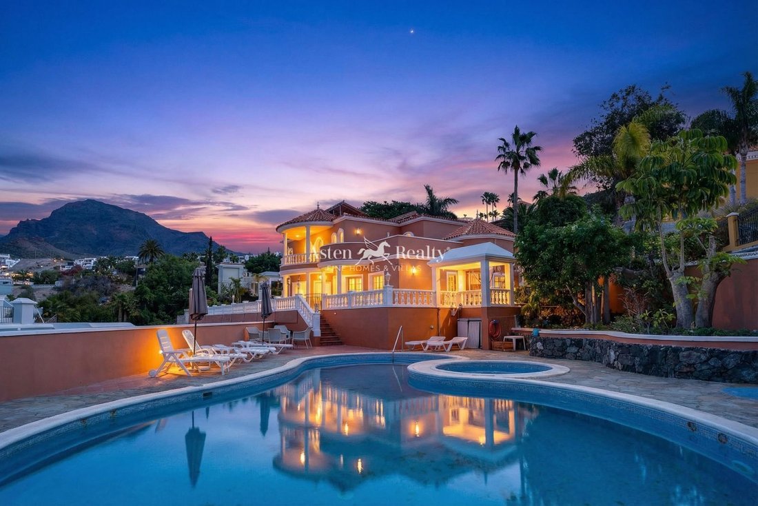Villa in Costa Adeje, Adeje, Canary Islands 2 - 16945382