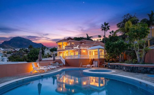 Villa in Costa Adeje, Adeje, Canary Islands 1
