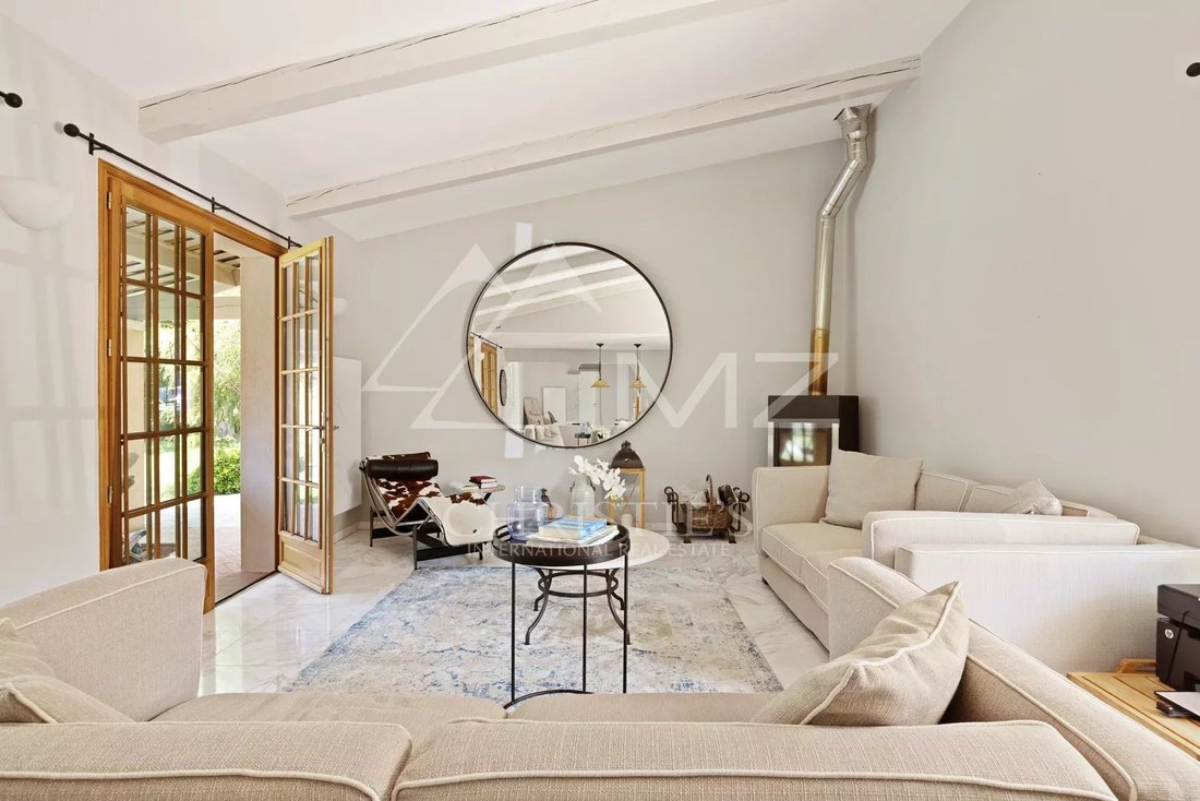 Villa in Antibes, Provence-Alpes-Côte d'Azur, France 4 - 16990526