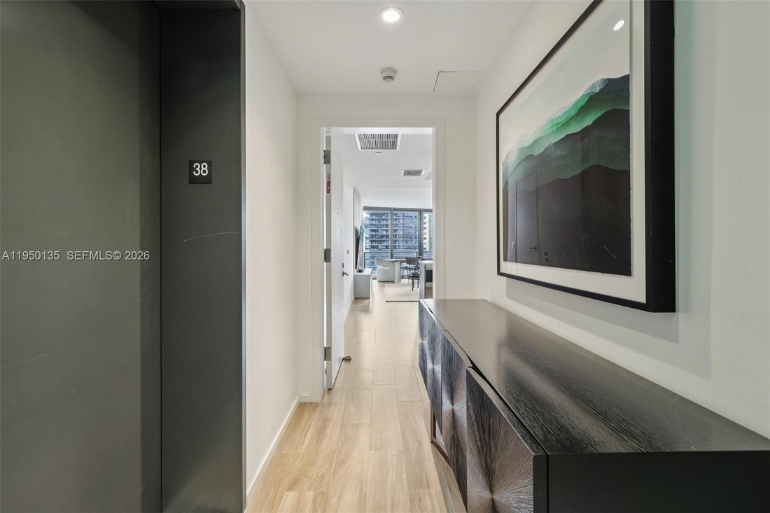 Condo in Miami, Florida, United States 3 - 17000813