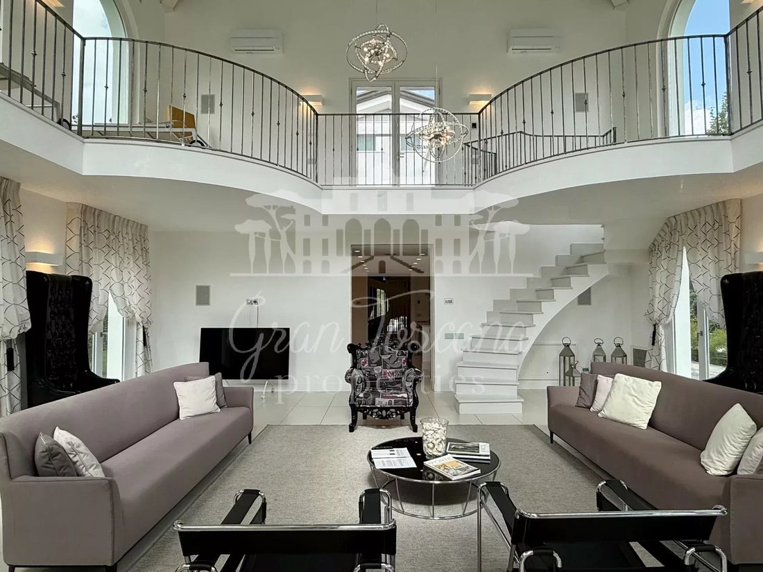 Villa in Vittoria Apuana, Forte dei Marmi, Tuscany 2 - 16996980