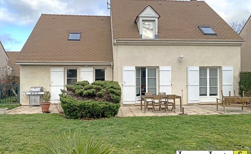 House in Montfort-l'Amaury, Ile-de-France, France 1