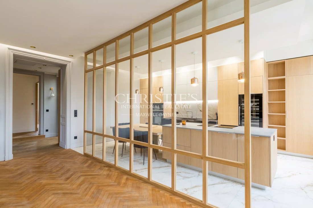 Apartment in Hôtel de Ville-Quinconce-Saint Seurin-Fondaudège, Bordeaux, France 2 - 16990954