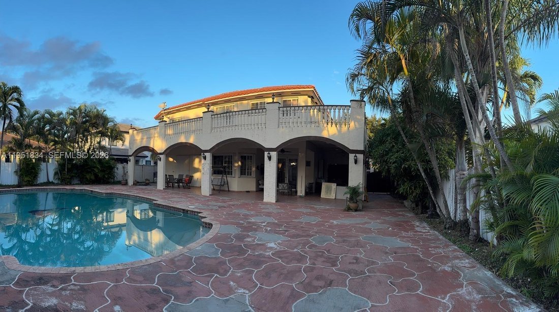 House in Hialeah, Florida, United States 2 - 16992710