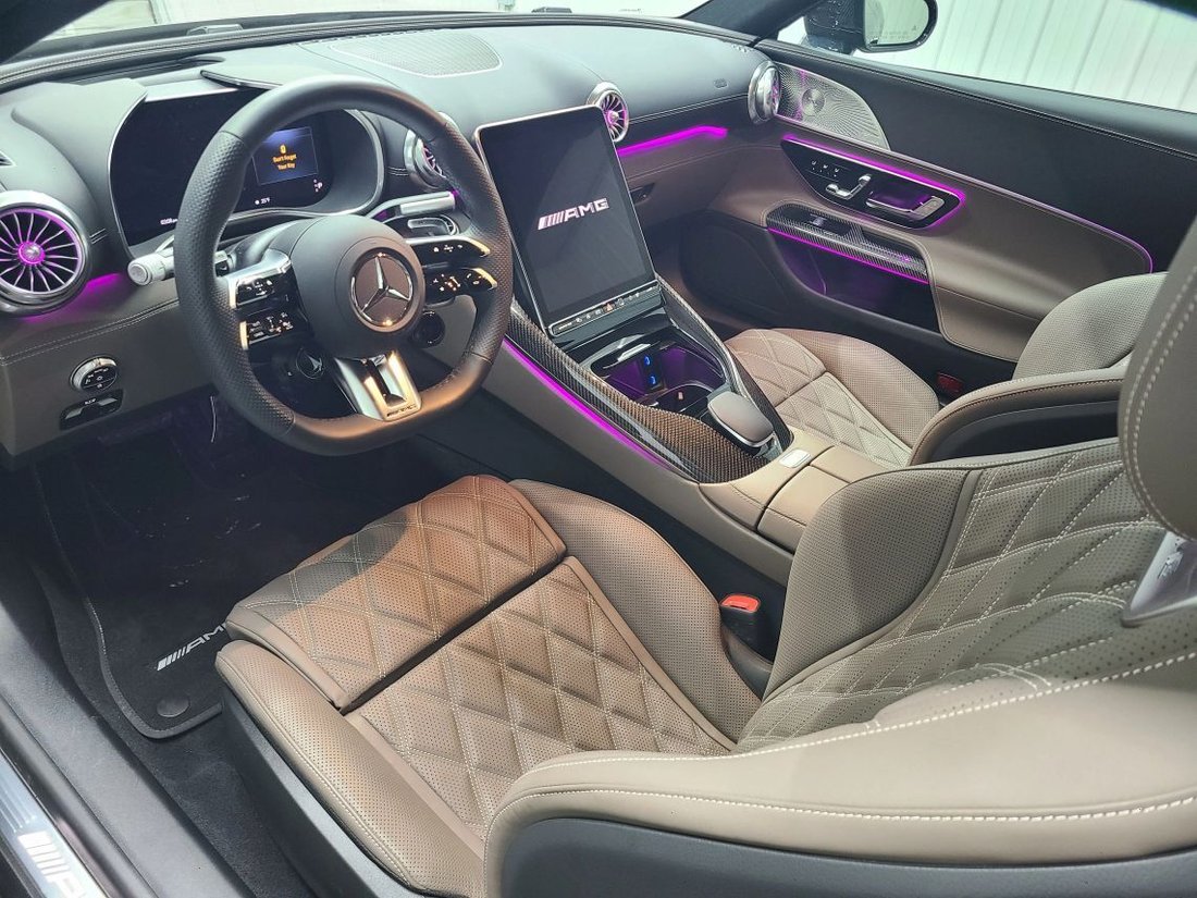 Cabriolet in Geneva, NY, United States 3 - 16995978