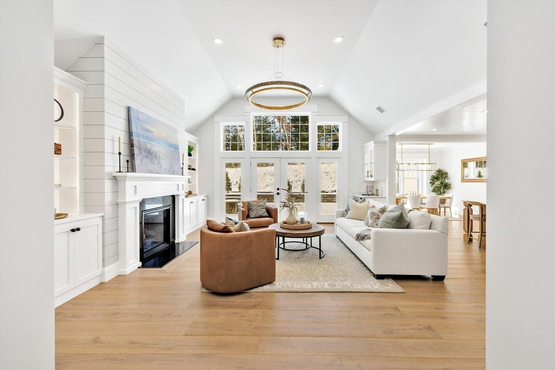 House in Mashpee, Massachusetts, United States 3 - 16992697