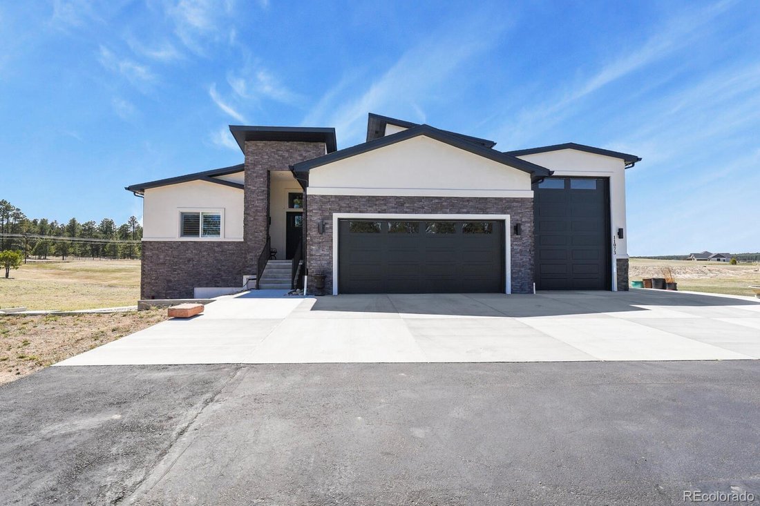 House in Colorado Springs, Colorado, United States 3 - 16992150