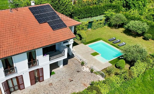 Villa in Dormelletto, Piedmont, Italy 1
