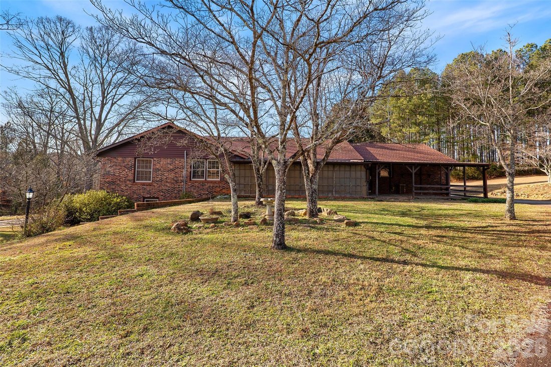 House in Columbus, North Carolina, United States 3 - 16957829