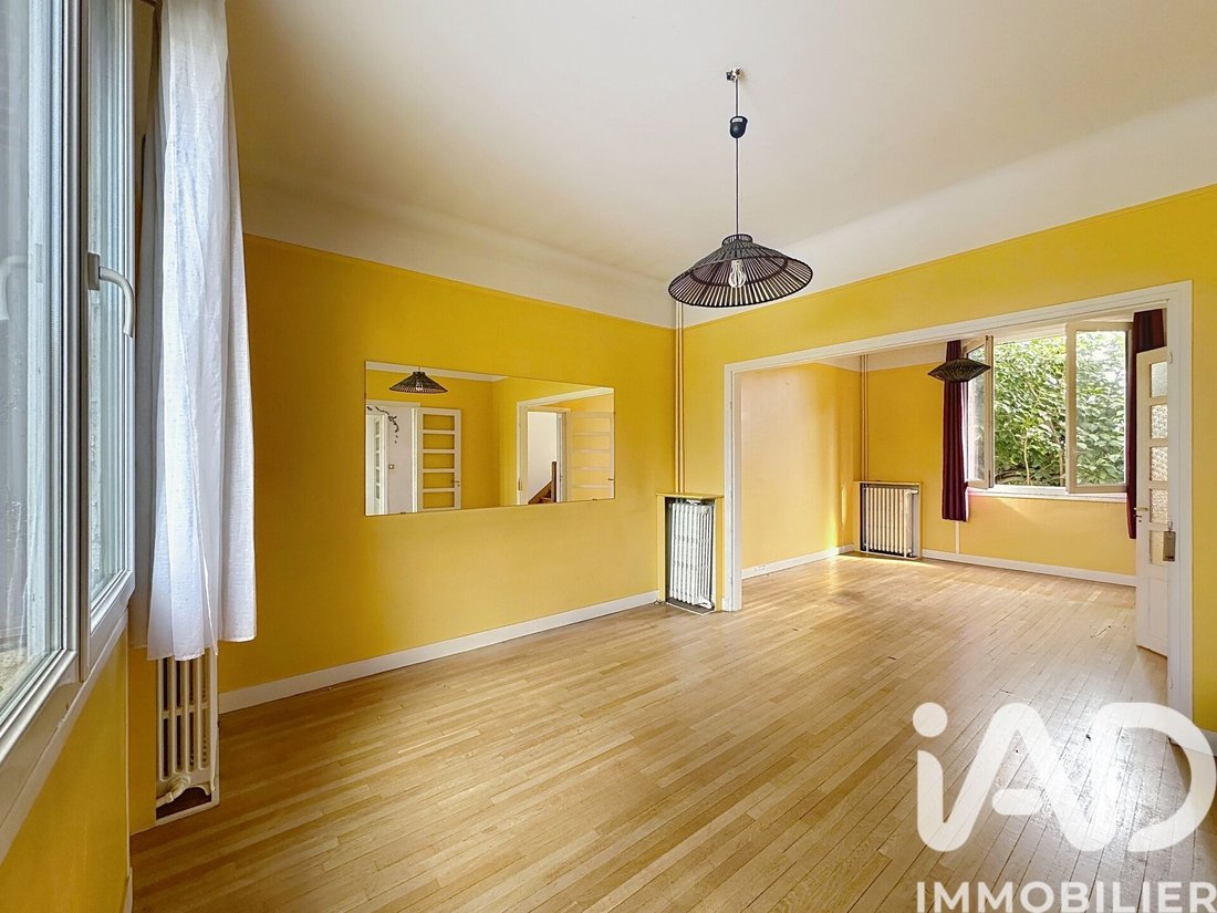 House in Villejuif, Ile-de-France, France 1 - 16997651