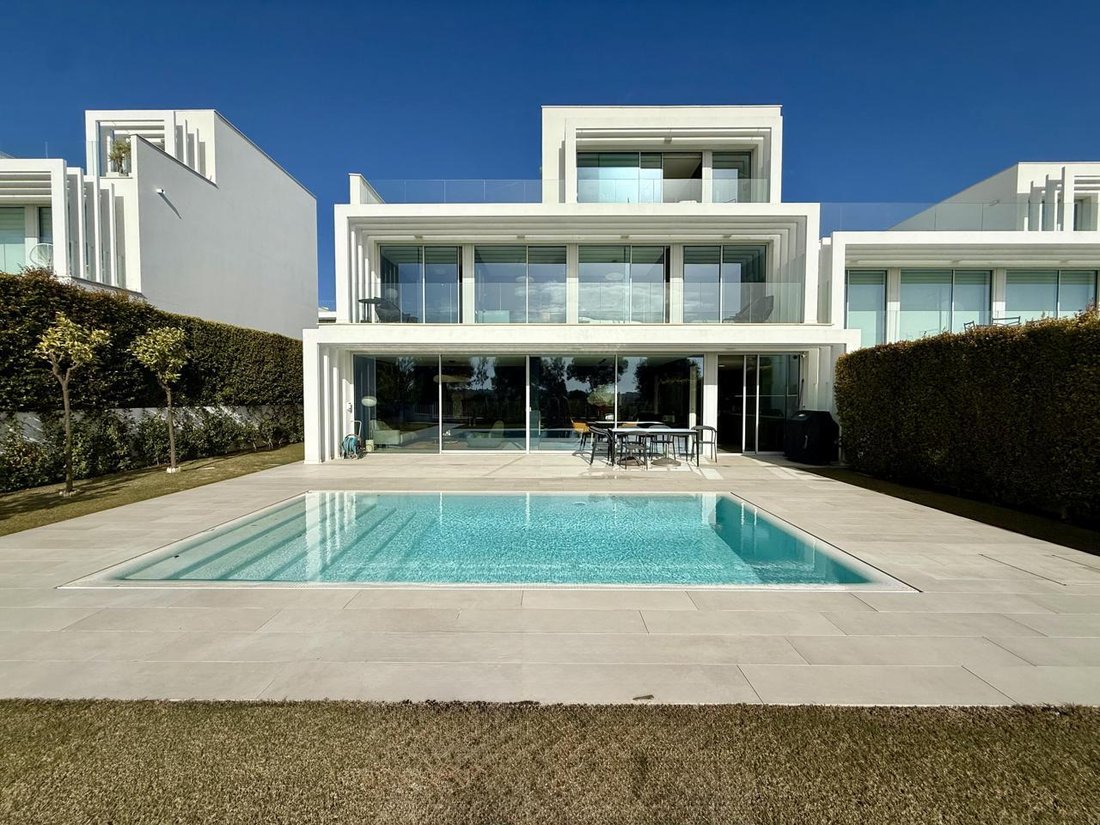 Villa in Guadiaro, San Roque, Andalusia 1 - 16995070
