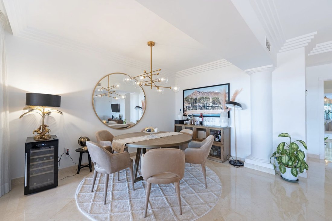 Apartamento en Nueva Andalucía, Marbella, España 4 - 16995073