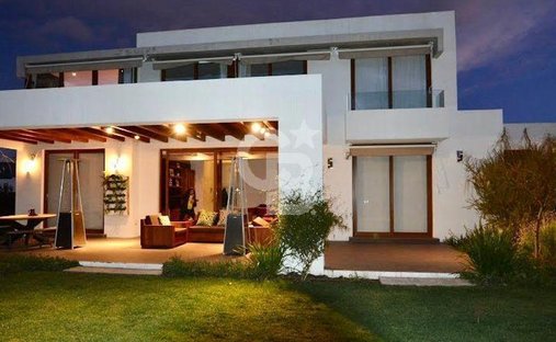 House in Lo Barnechea, Santiago Metropolitan Region, Chile 1