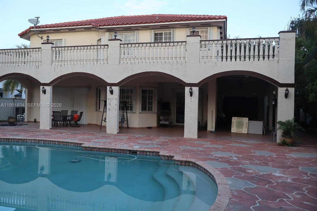 House in Hialeah, Florida, United States 4 - 16992710