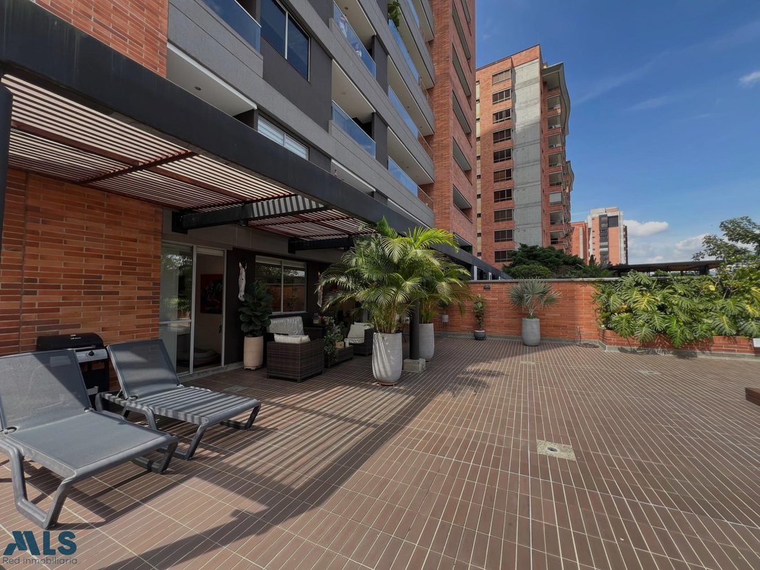 Apartment in Medellín, Antioquia, Colombia 3 - 16996931