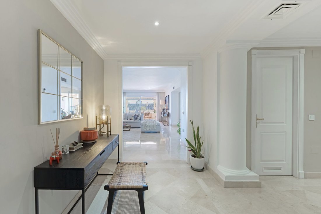Apartamento en Nueva Andalucía, Marbella, España 5 - 16995073