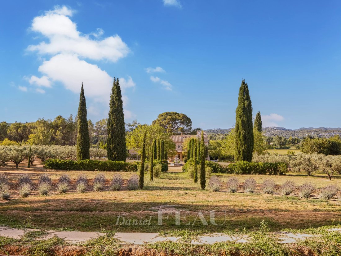House in Paradou, Provence-Alpes-Côte d'Azur, France 1 - 16992889