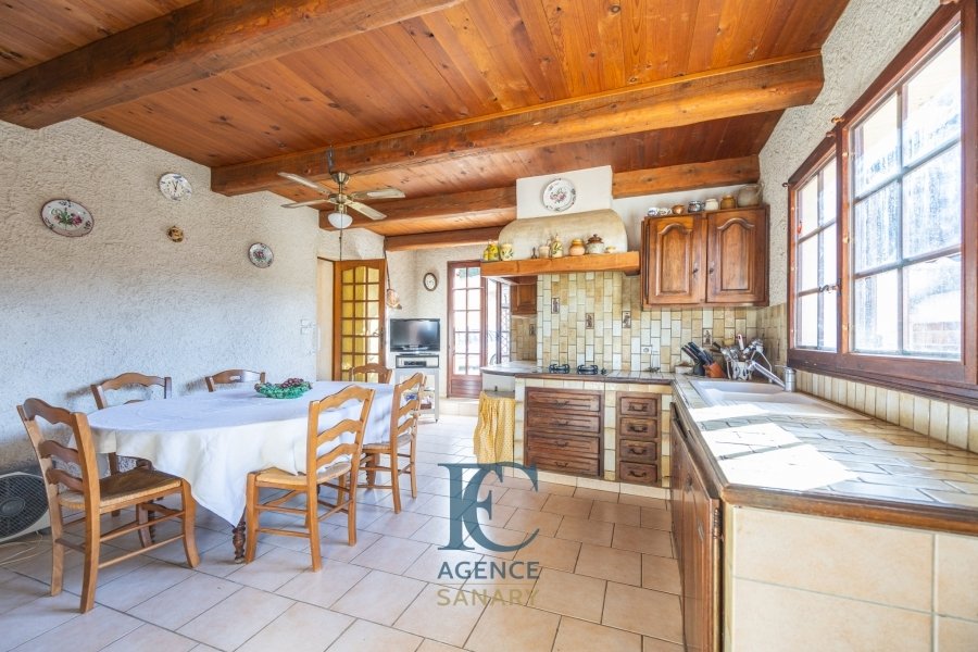 House in Saint-Cyr-sur-Mer, Provence-Alpes-Côte d'Azur, France 5 - 16996975