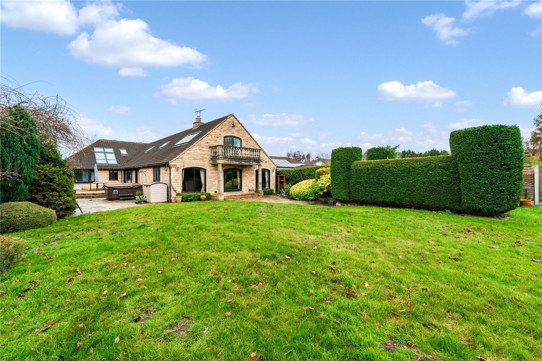 House in Burton Salmon, England 1 - 16992933