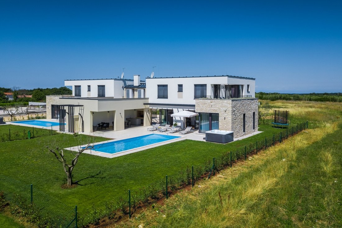 Villa in Brtonigla, Istria County, Croatia 2 - 17001360
