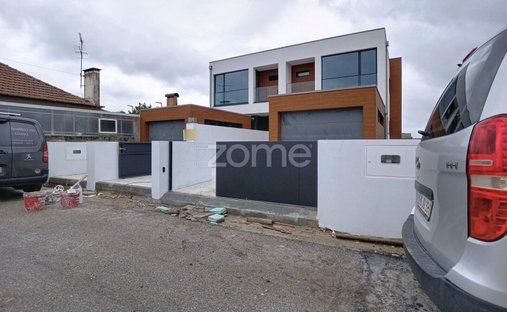 House in Gloria e Vera Cruz, Aveiro District, Portugal 1