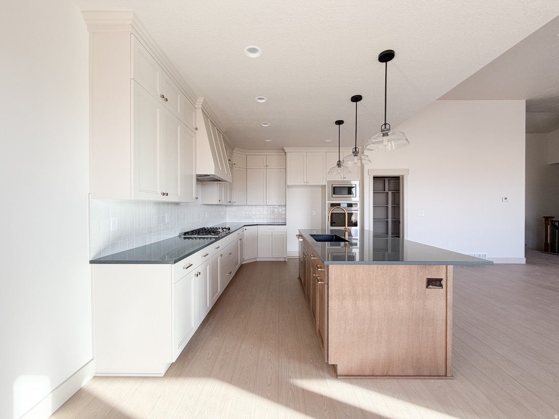House in Erda, Utah, United States 4 - 16997894