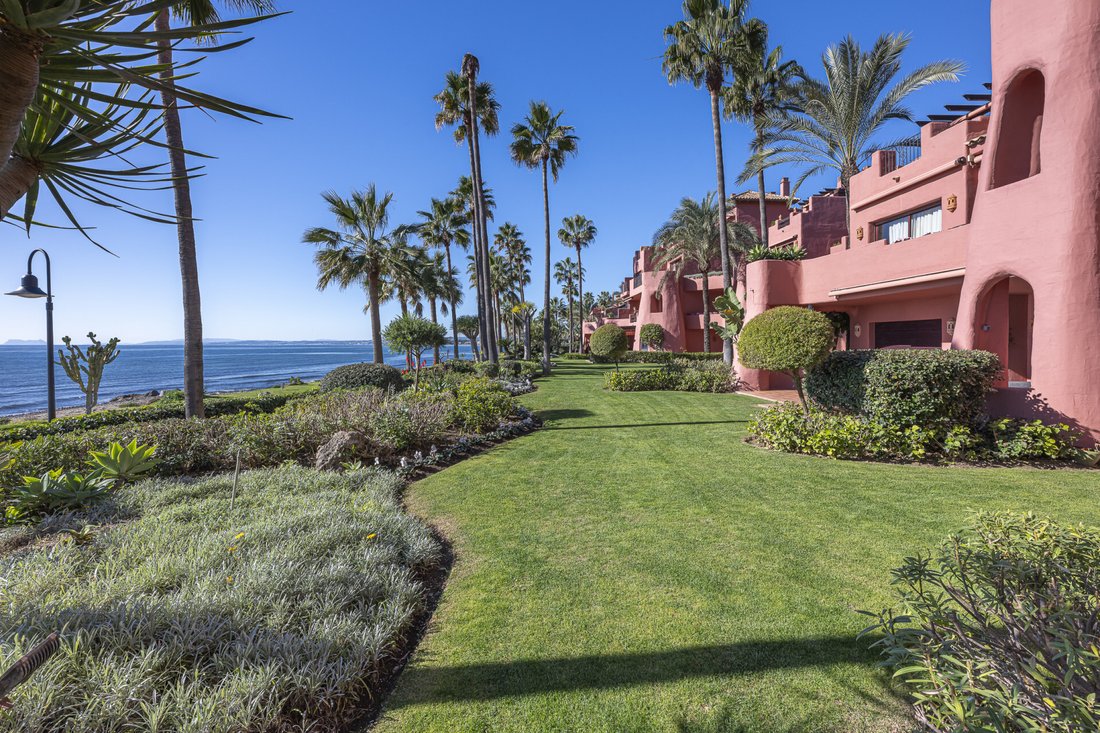 Apartment in Gualdalmansa, Estepona, Andalusia 1 - 16419008