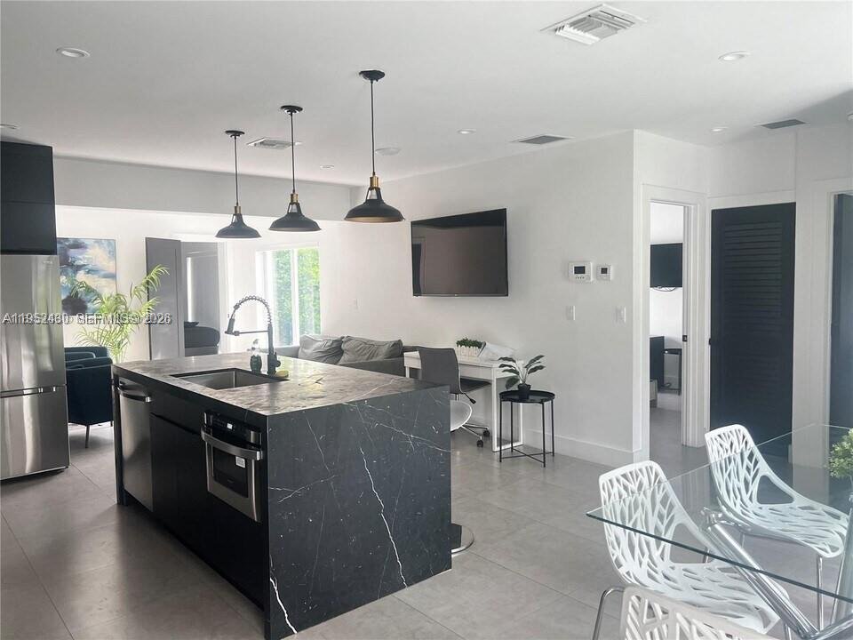 House in Miami, Florida, United States 1 - 17000828