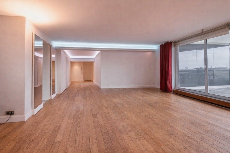 Apartment in Puteaux, Ile-de-France, France 1 - 16667648