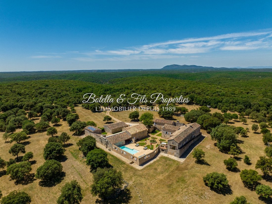 Estate in Uzès, Occitania, France 2 - 16990603