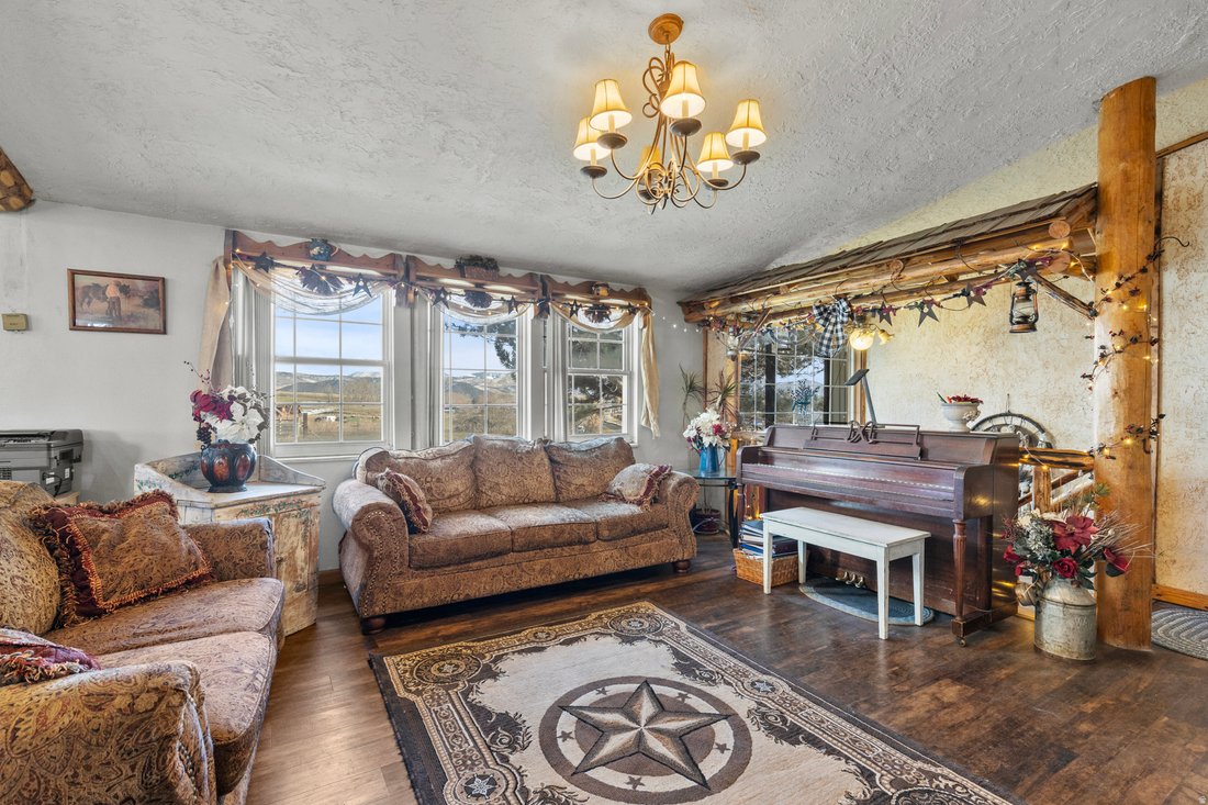 House in Malad City, Idaho, United States 5 - 16998259