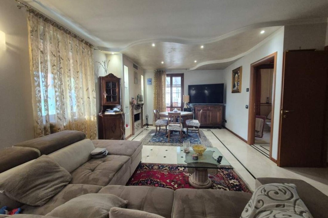 Villa in Mazzano, Lombardy, Italy 3 - 16992587