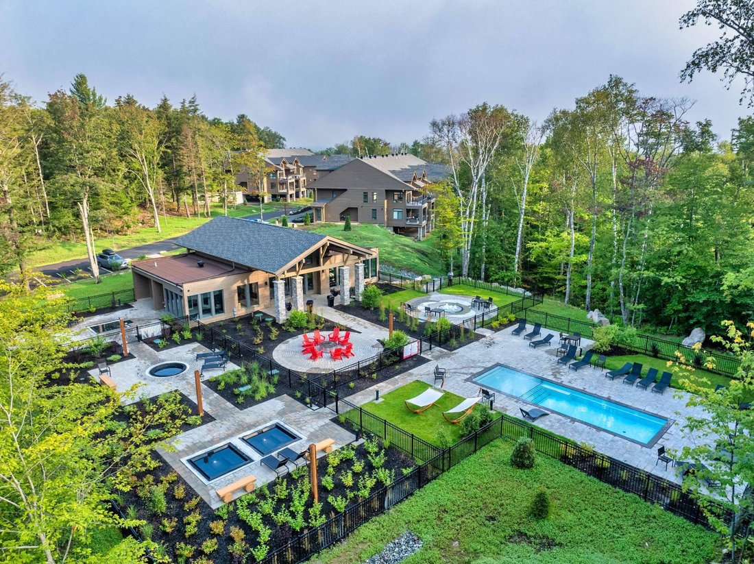 Condo in Mont-Tremblant, Quebec, Canada 3 - 16993250