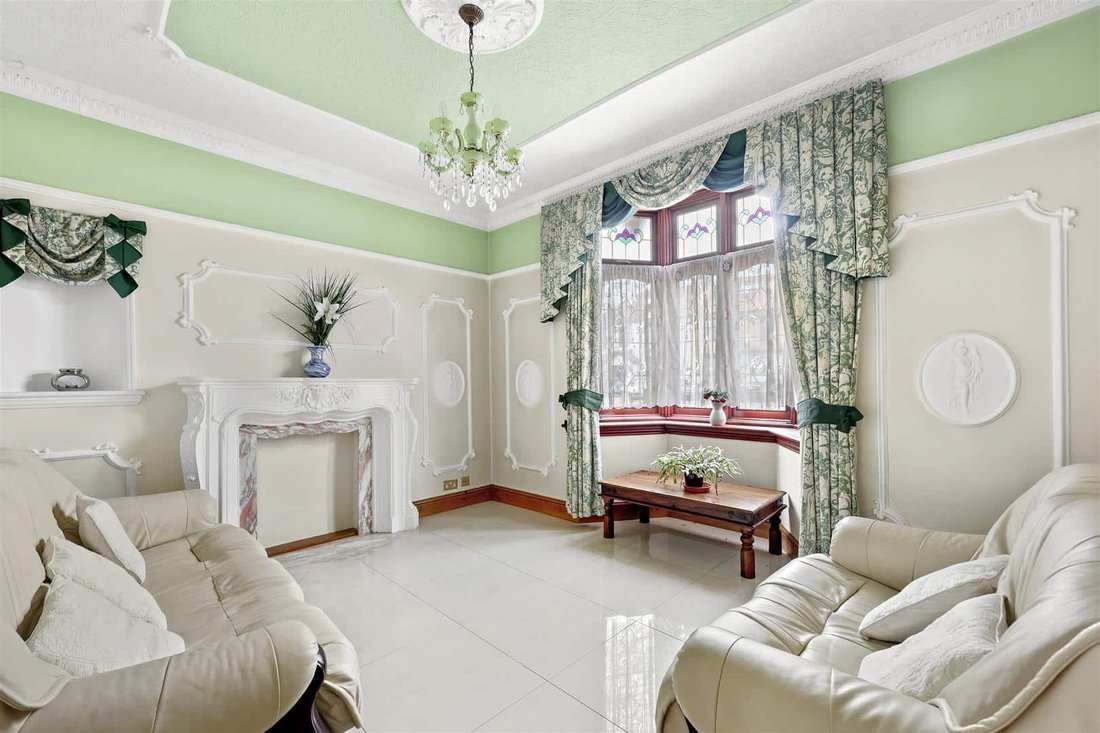 Bungalow in Goodmayes, Ilford, England 3 - 16997906