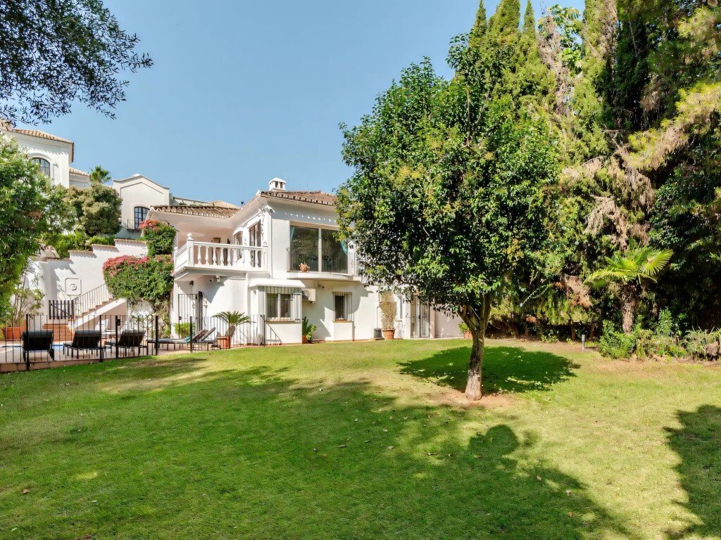 Villa in Marbella, Andalusia, Spain 1 - 17000973