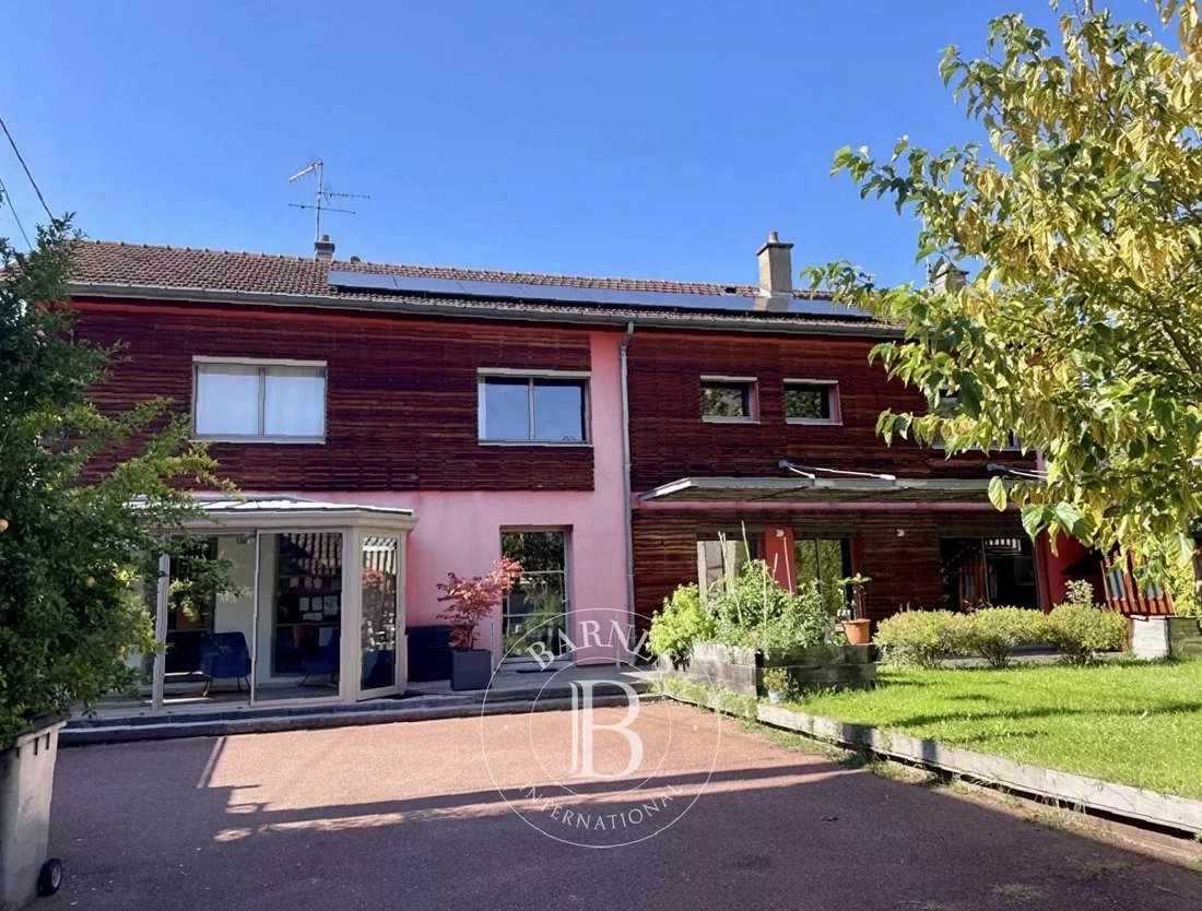 House in Chalon-sur-Saone, Bourgogne – Franche-Comté, France 1 - 16991023