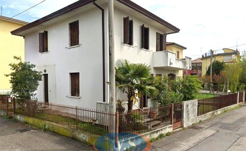 House in Porta Trento Nord, Padua, Italy 1