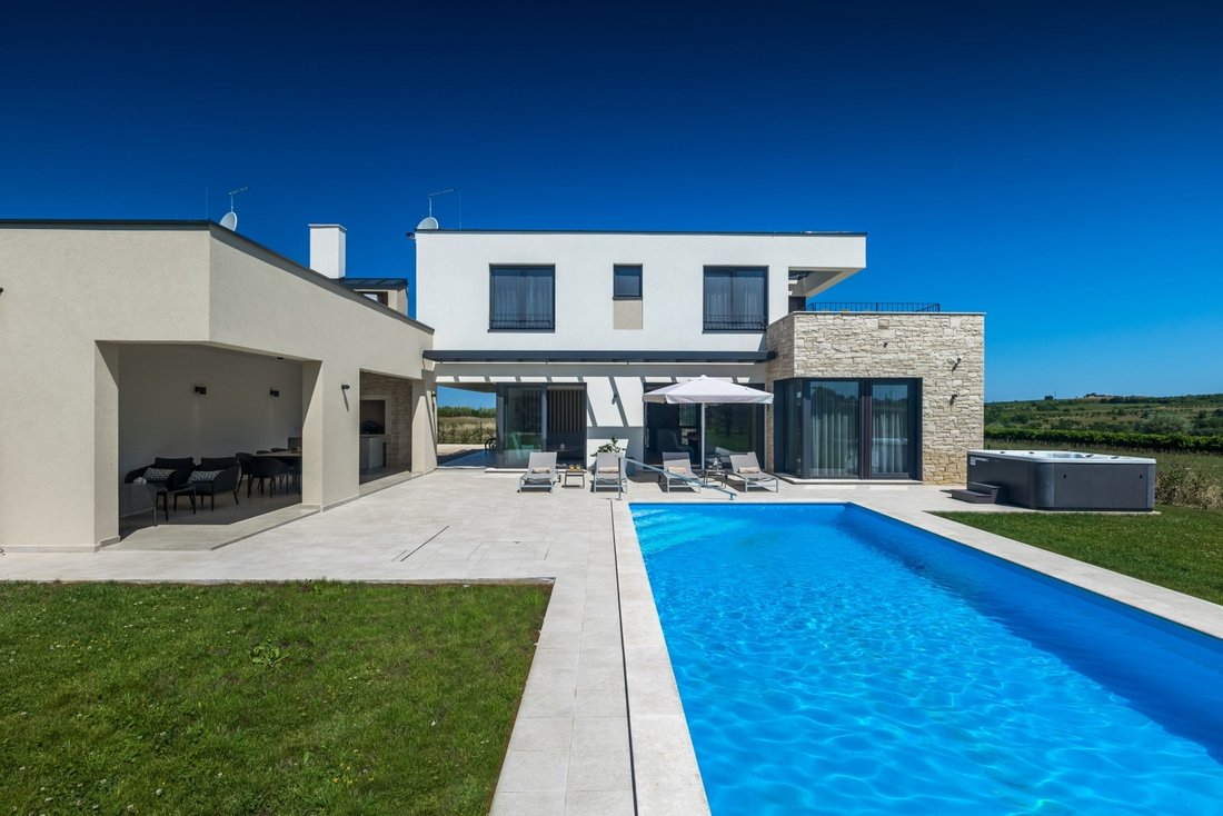 Villa in Brtonigla, Istria County, Croatia 2 - 17001361