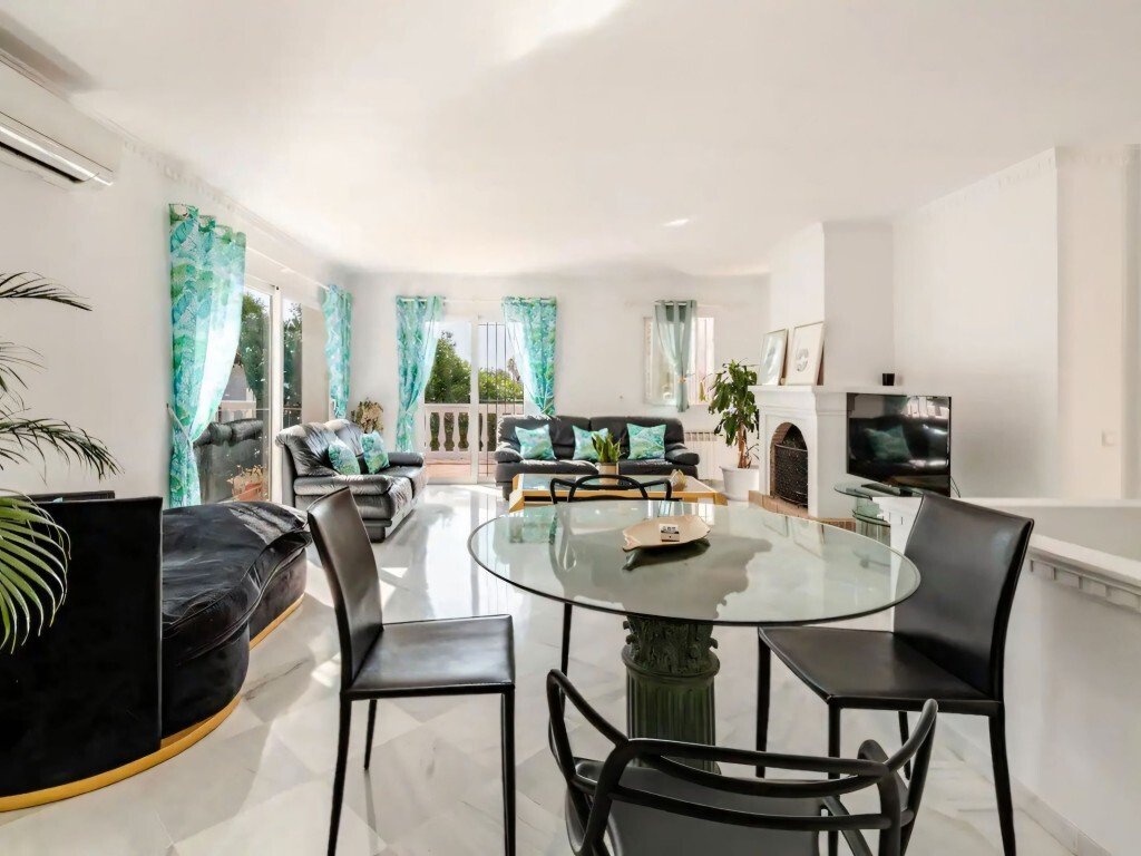 Villa in Marbella, Andalusia, Spain 4 - 17000973