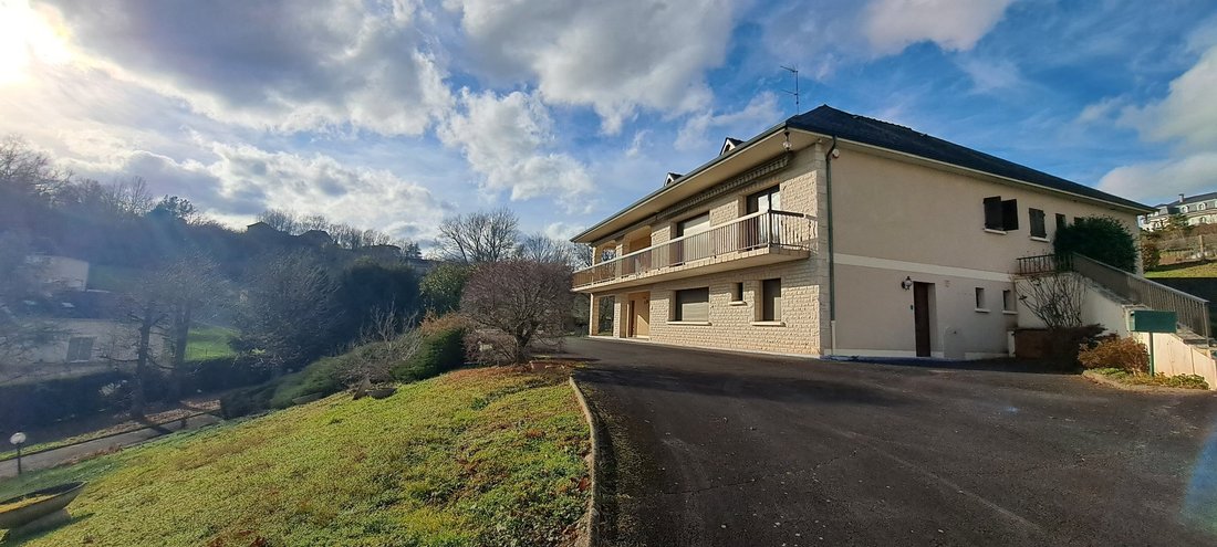Casa a Objat, Nuova Aquitania, Francia 1 - 16993756