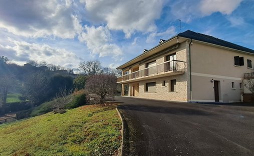 Casa a Objat, Nuova Aquitania, Francia 1