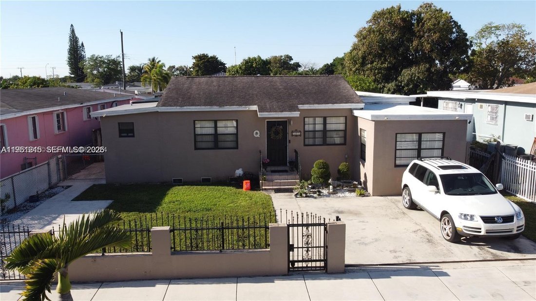 Casa a Hialeah, Florida, Stati Uniti 1 - 16992741