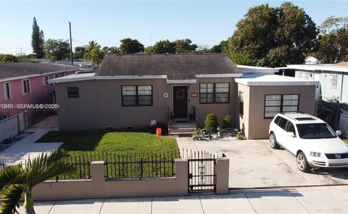 House in Hialeah, Florida, United States 1