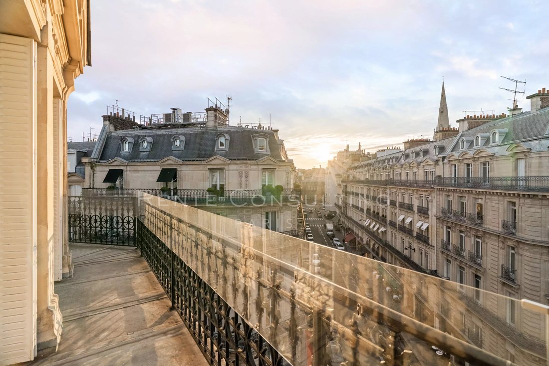 Apartment in Triangle d'Or, Paris 8e Arrondissement, Paris 1 - 16993642