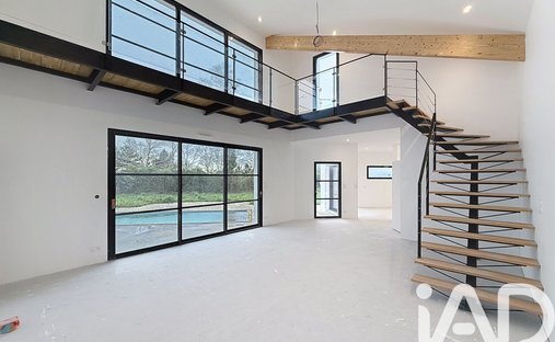 House in Noyalo, Theix-Noyalo, France 1