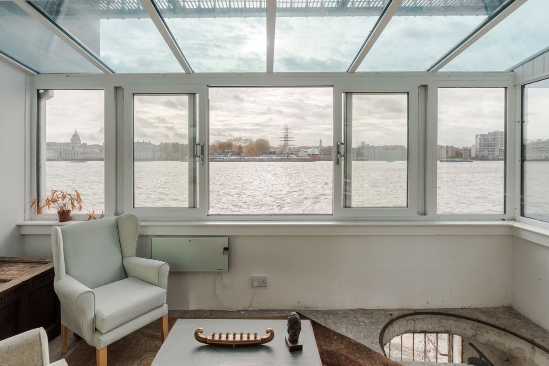 House in Cubitt Town, Tower Hamlets, England 3 - 17000037
