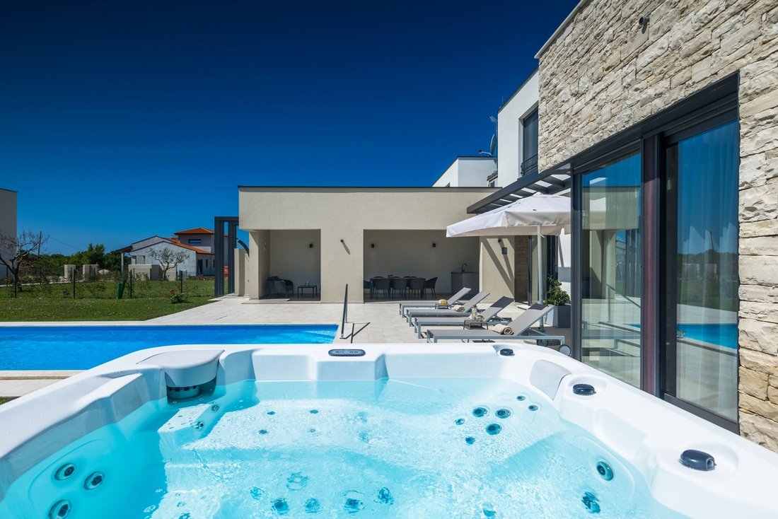 Villa in Brtonigla, Istria County, Croatia 1 - 17001361